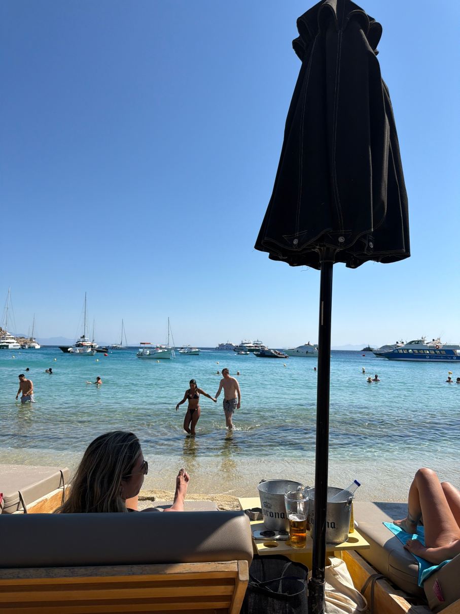 科斯莫普拉兹酒店-旅行者