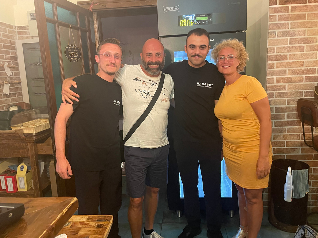 Hangout Capri