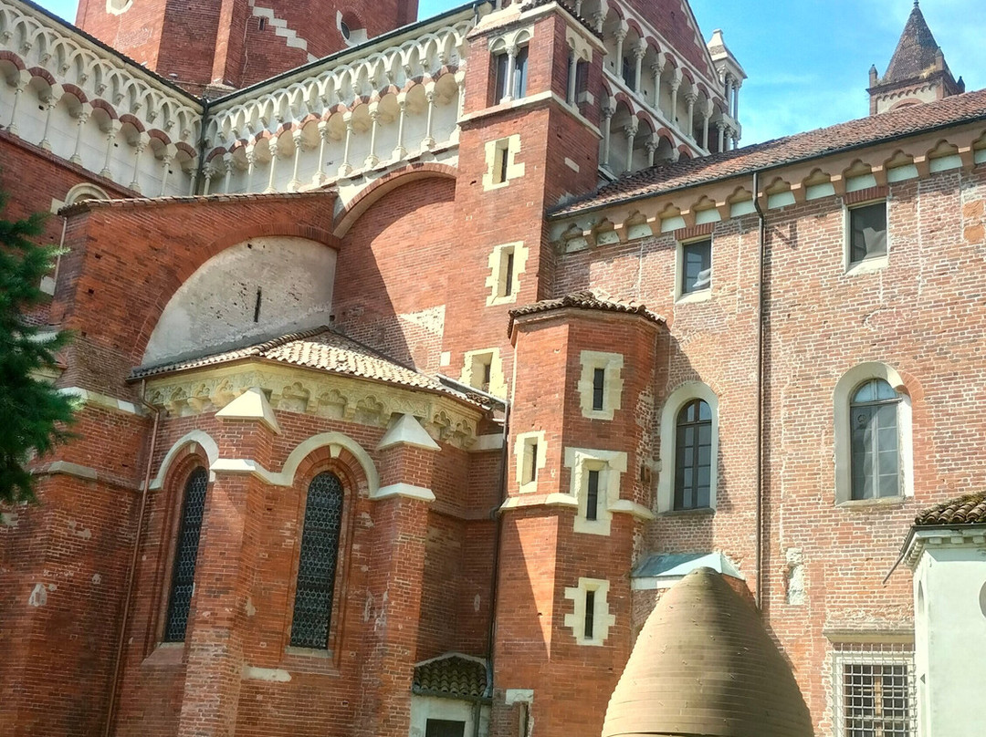 Basilica di Sant'Andrea-韦尔切利必去景点