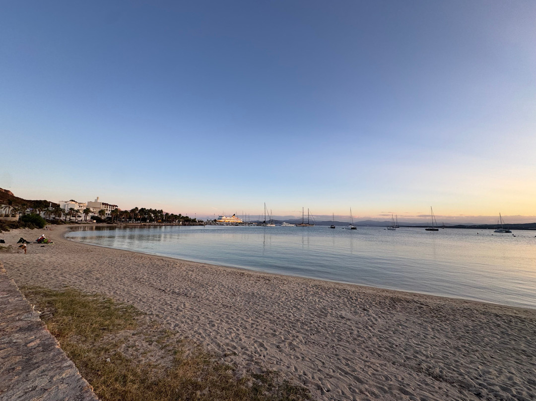 Lungomare Golfo Aranci la sirenetta-Golfo Aranci必去景点