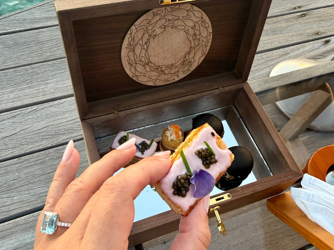 芙拉瓦丽岛度假酒店主图