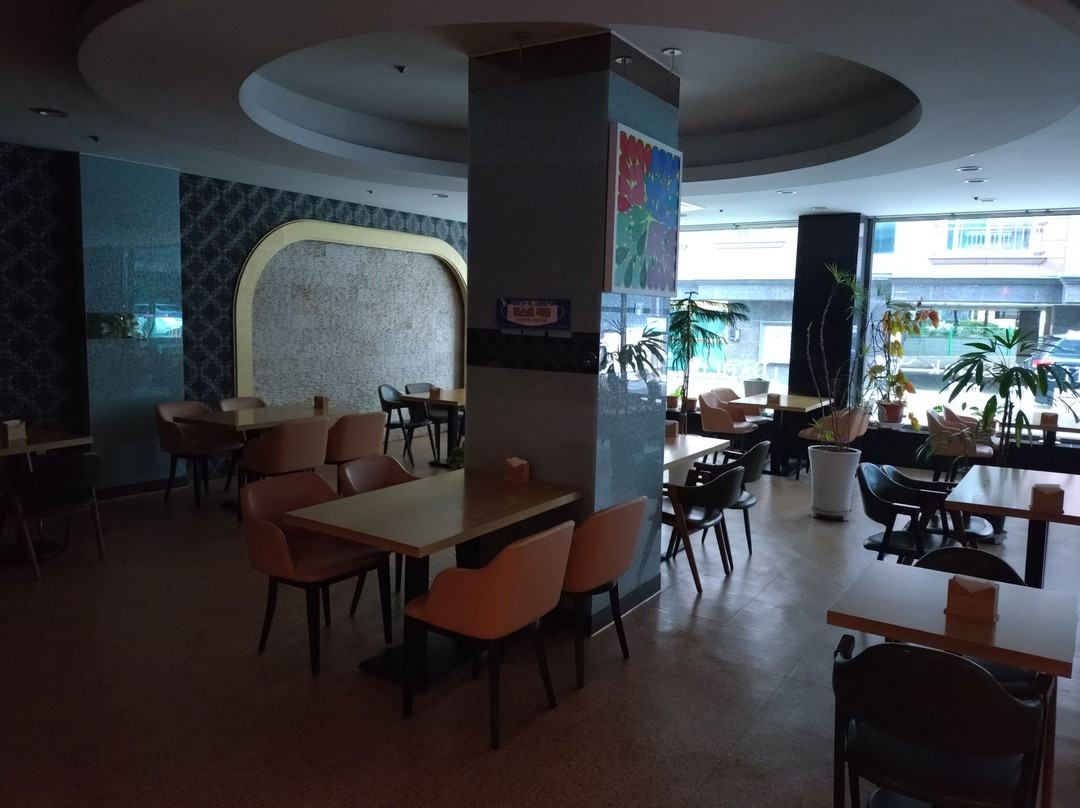 本昵客雅大林酒店主图