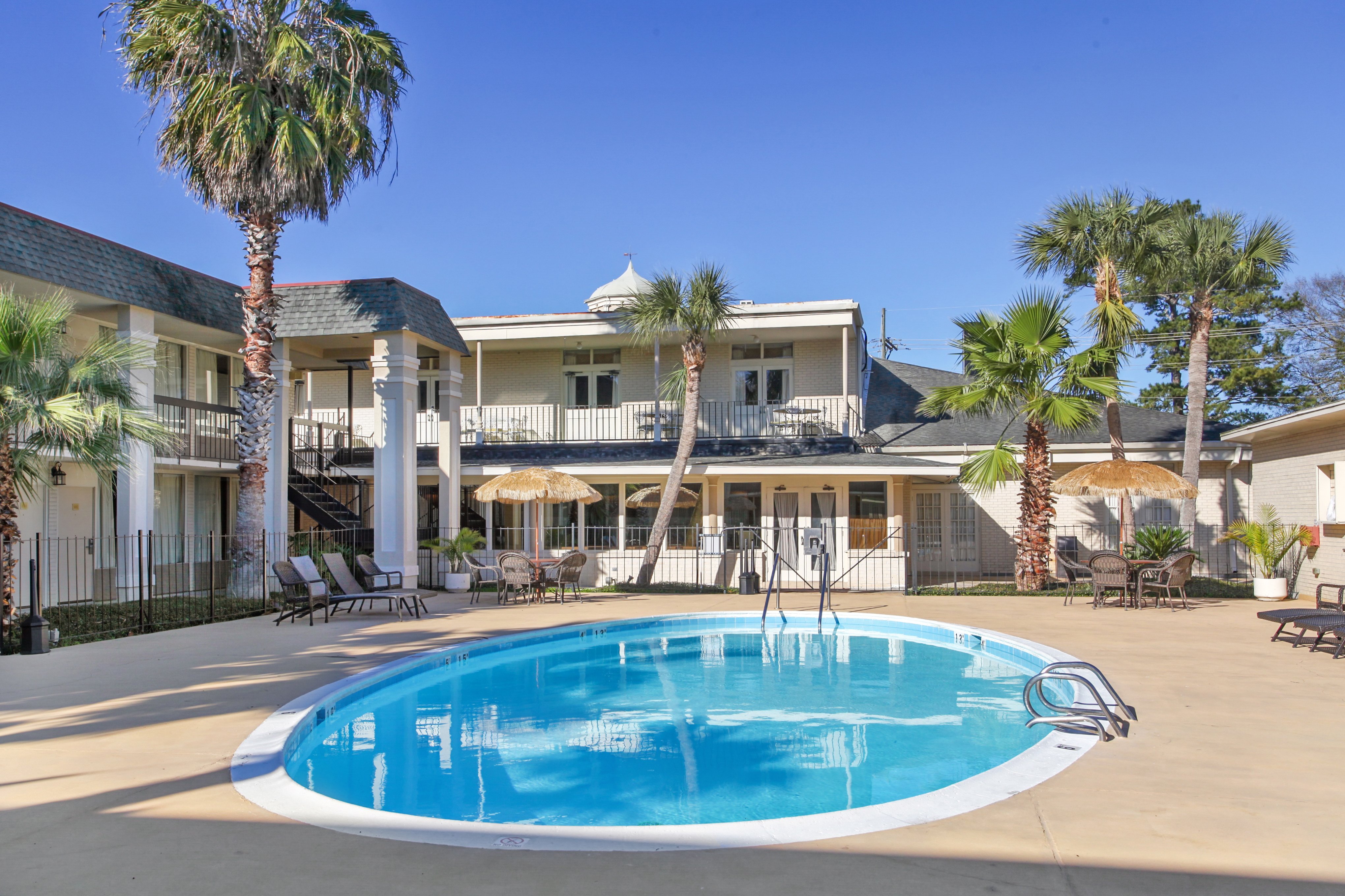 Carmel Inn & Suites-官方