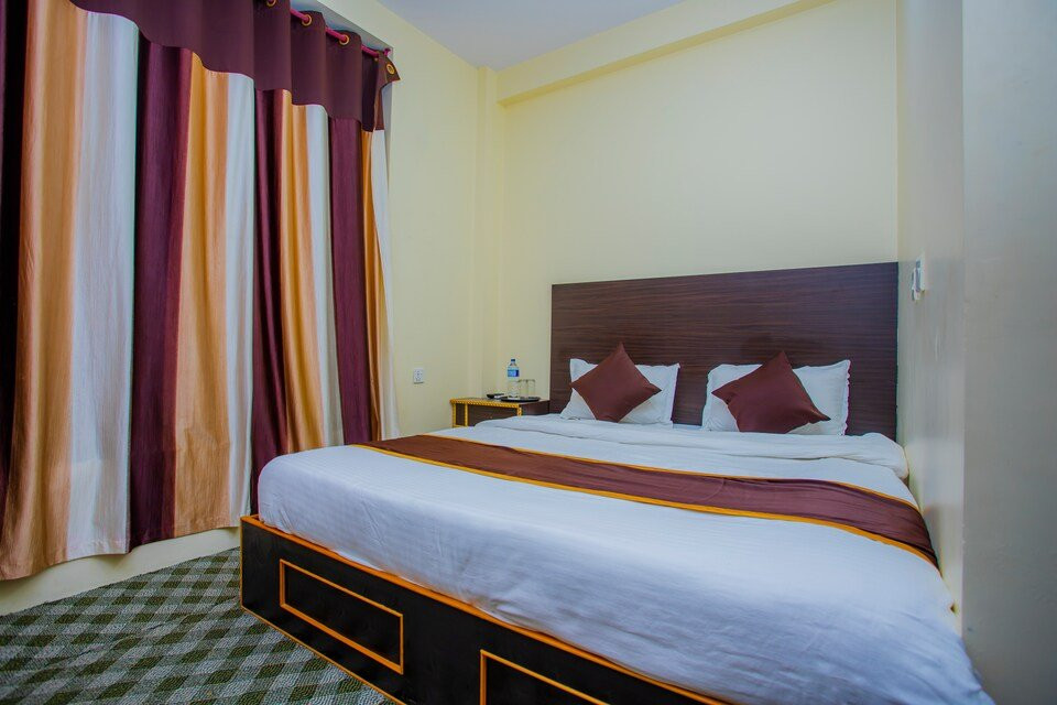 OYO 387 Shanti Hotel