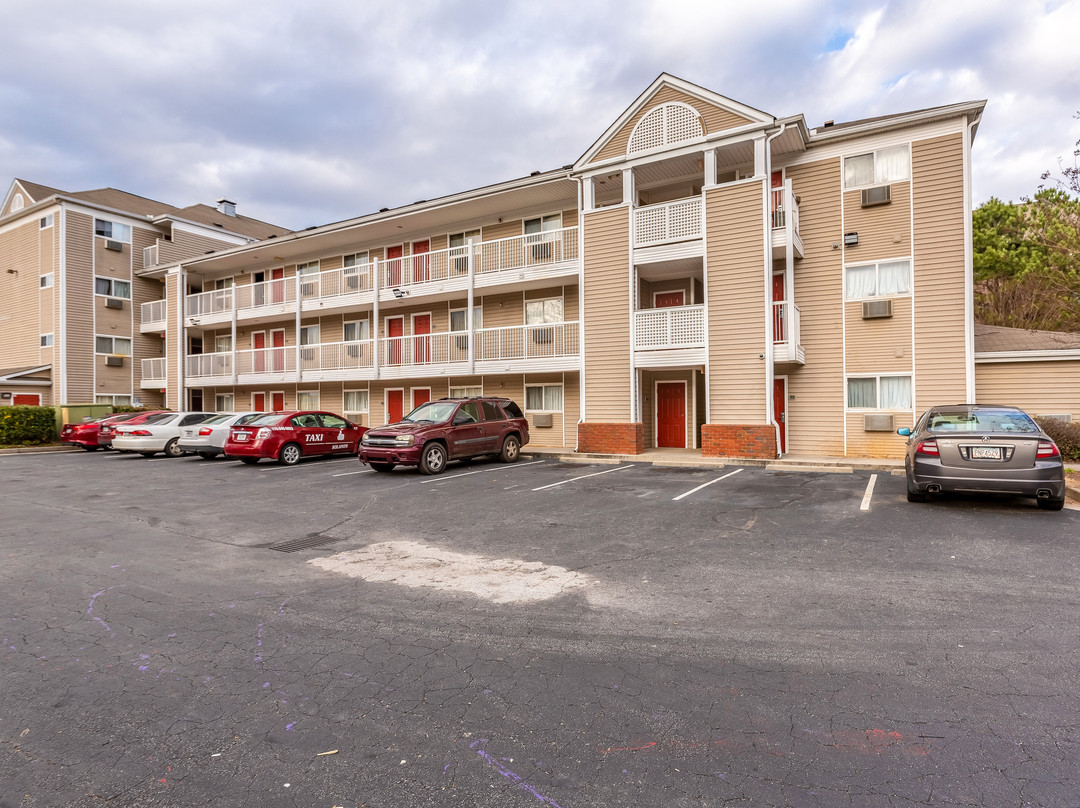 HomeTowne Studios Gainesville, GA