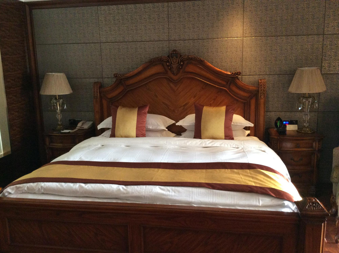 平野园林大酒店主图