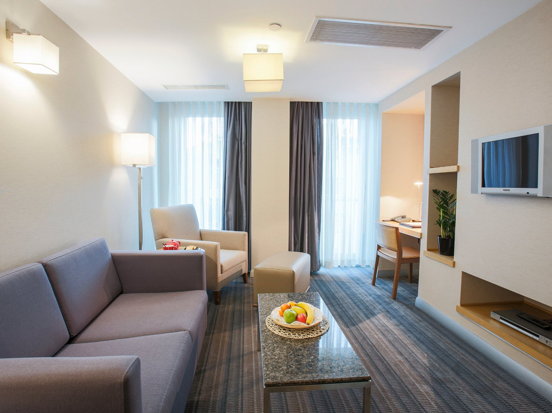 豪斯兹特级套房公寓