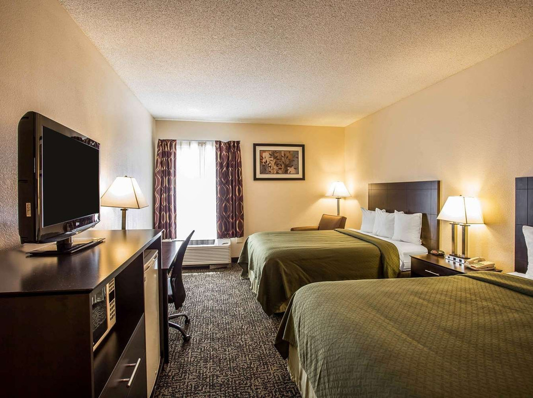 Quality Inn Union US Hwy 176主图