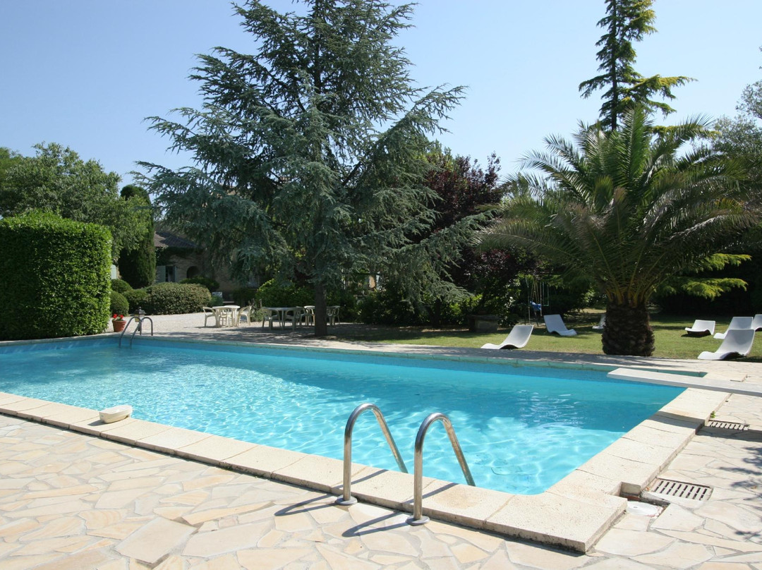 Barbentane酒店住宿-Logis Hôtel Castel Mouisson