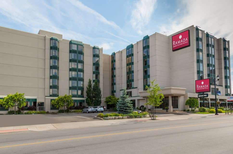 Ramada by Wyndham Niagara Falls Near the Falls