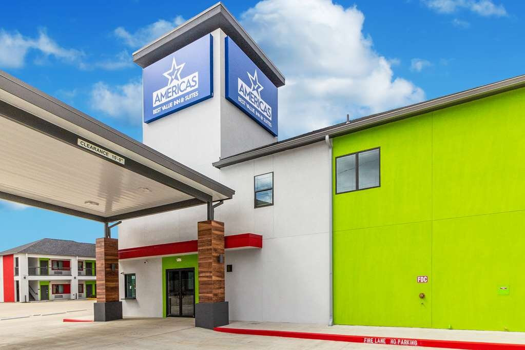 Americas Best Value Inn & Suites Kingwood IAH Airport主图