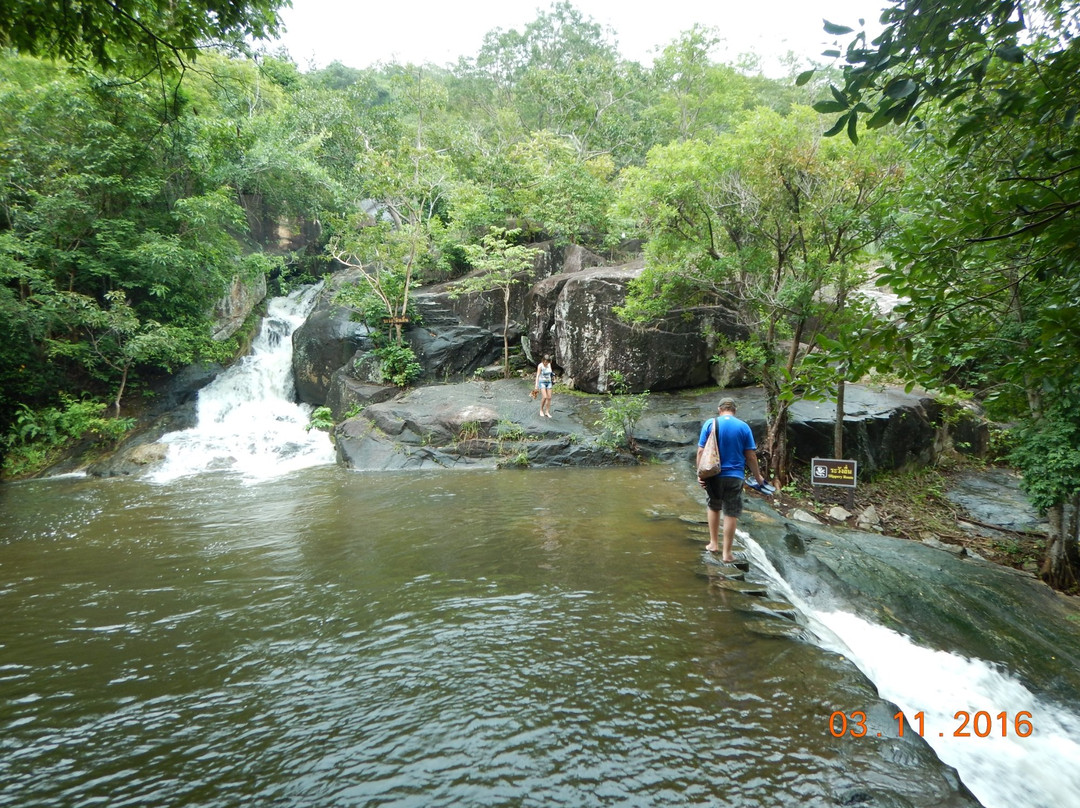 Huai Yang Waterfall National Park景点图片