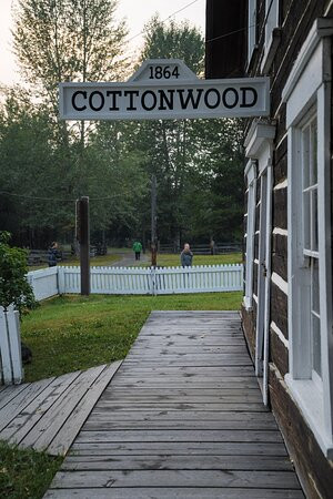 Cottonwood House Historic Site景点图片