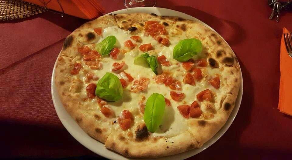Nova Siri餐馆和美食-Moulin Blanc Pizzeria Ristorante