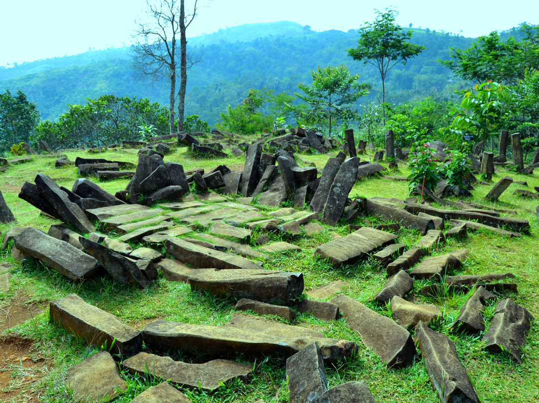 Gunung Padang Megalithic Site景点图片