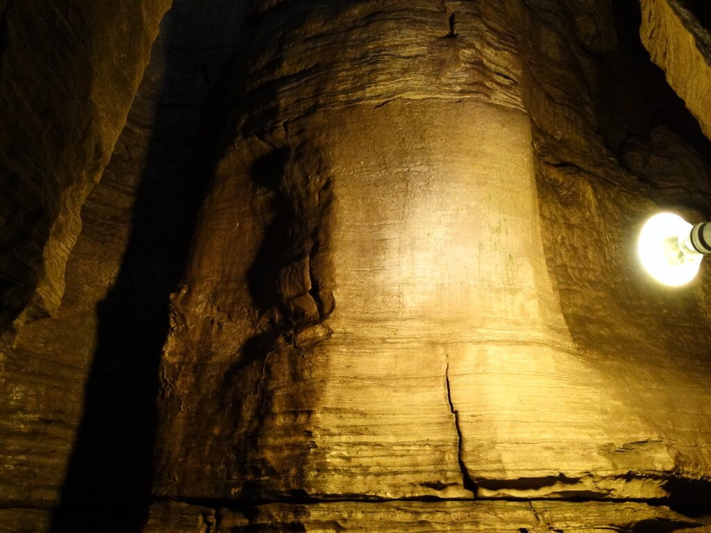 Secret Caverns-Howes Cave必去景点