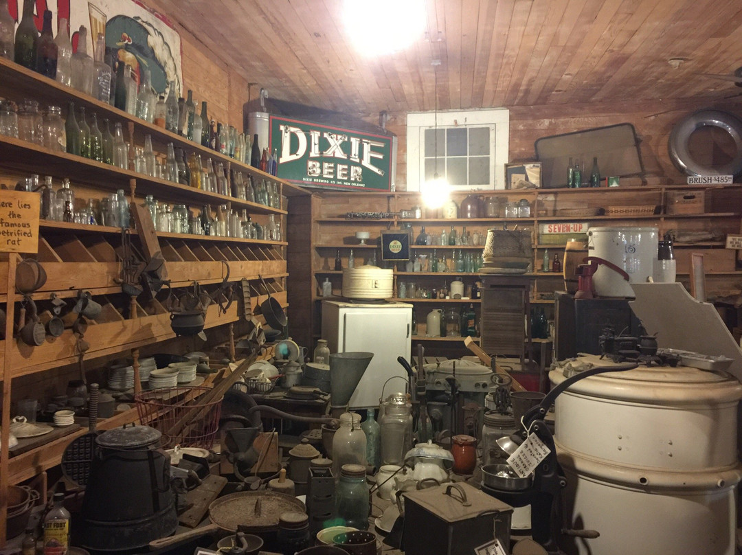 Smith H J & Sons General Store and Museum-卡温顿必去景点