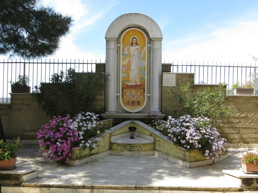 Santuario Di Santa Lucia E Della Divina Misericordia景点图片
