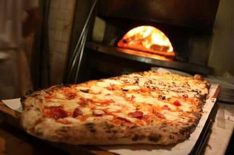 Montemesola餐馆和美食-Pizzeria trionfo