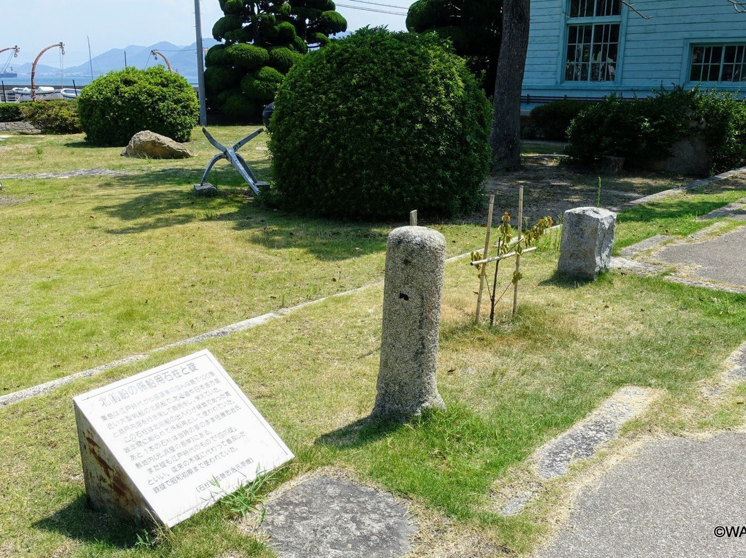 Stone Pillar and Anchor for Mooring of Kitamaebune景点图片