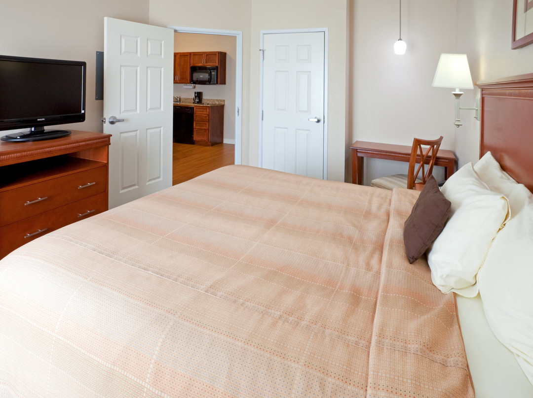 普莱森特山烛木套房酒店主图