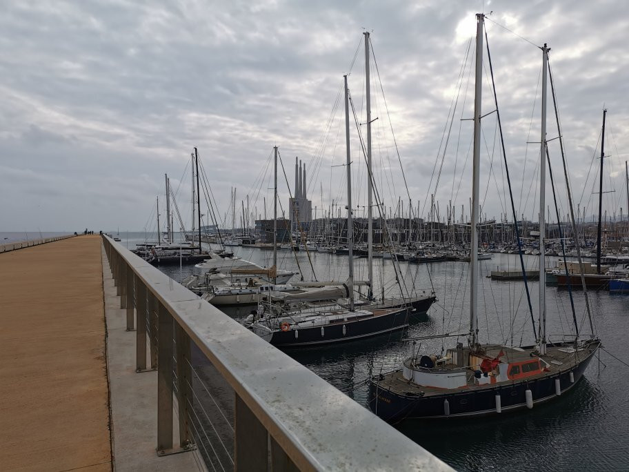Puerto De Badalona景点图片