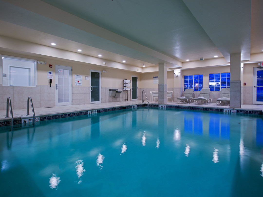 Candlewood Suites Windsor Locks Bradley Arpt by IHG主图