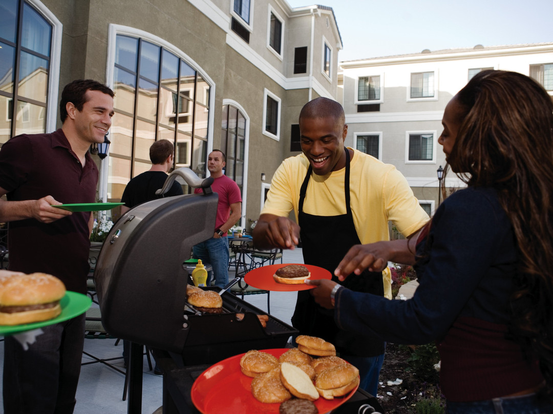 阿尔伯克基北驻桥套房酒店