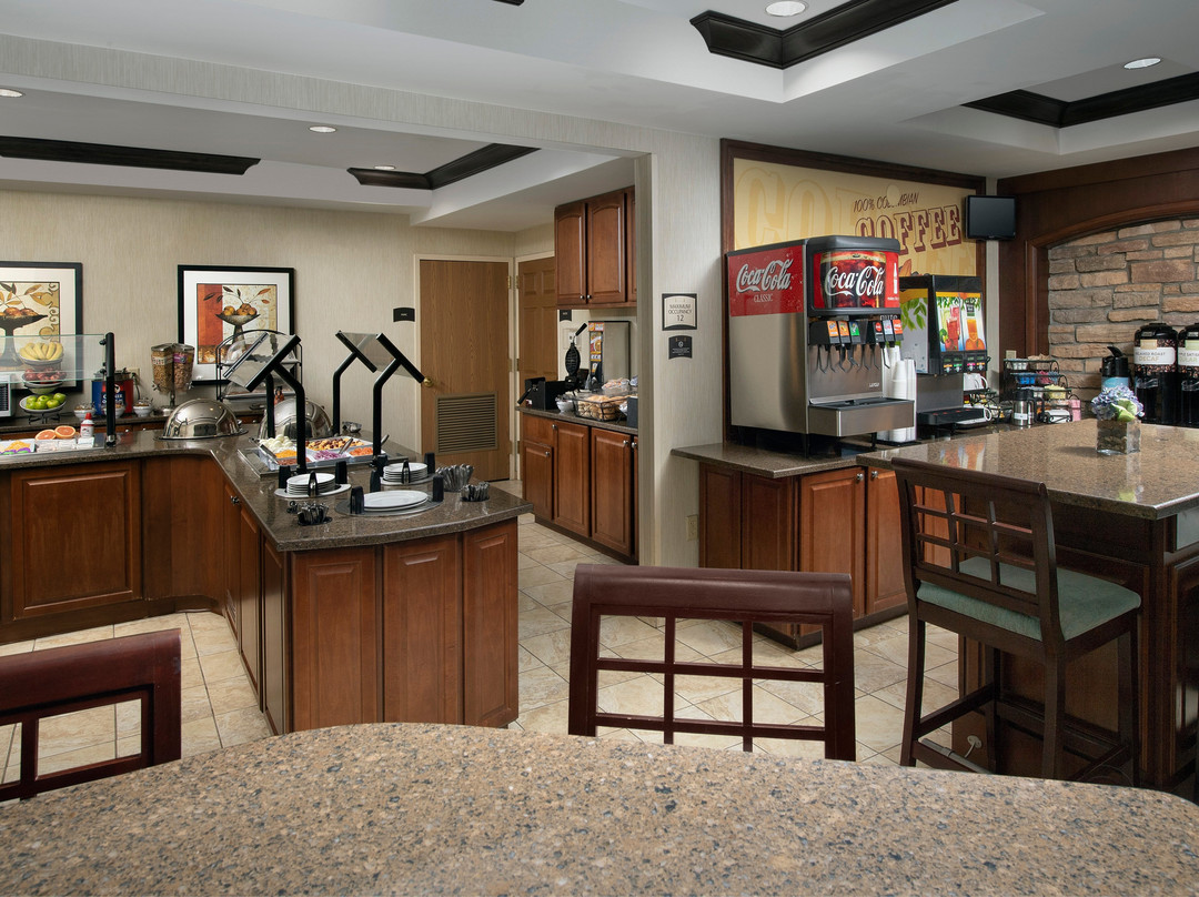 Staybridge Suites North Brunswick By IHG主图