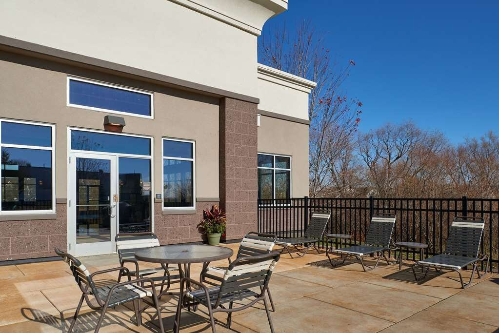 Hampton Inn & Suites Rogers主图