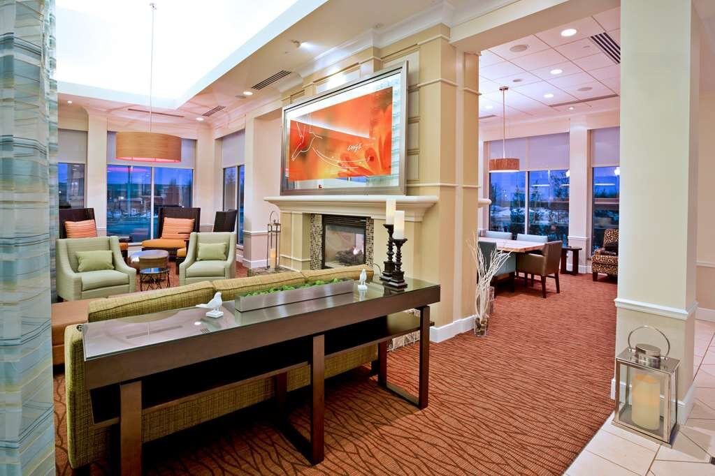 诺维/底特律希尔顿花园酒店主图