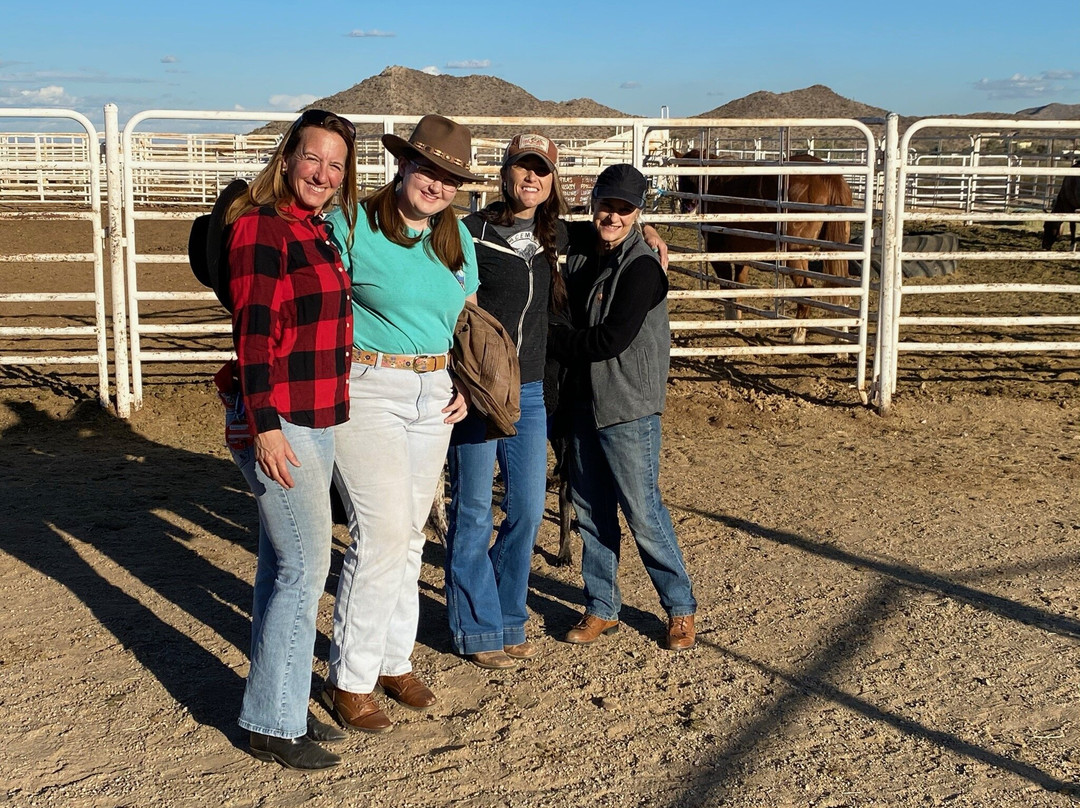 Corral West Horse Adventures-嘉年必去景点