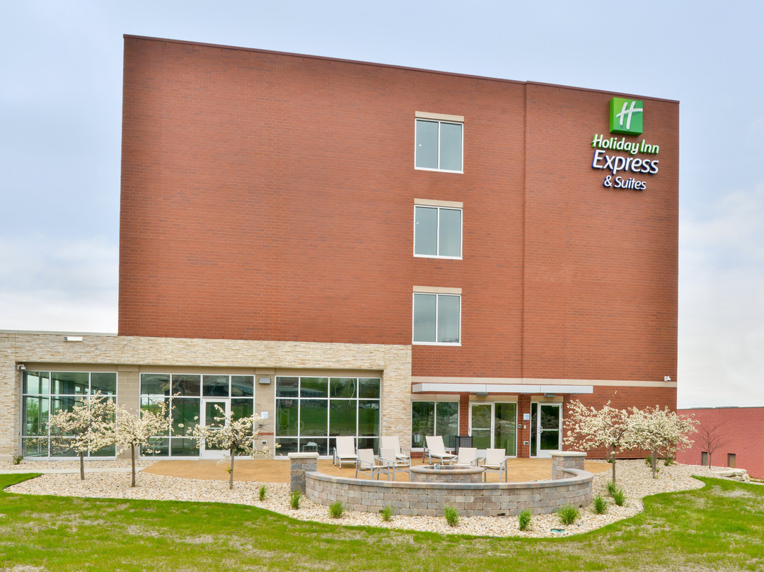 Holiday Inn Express & Suites Madison By IHG主图