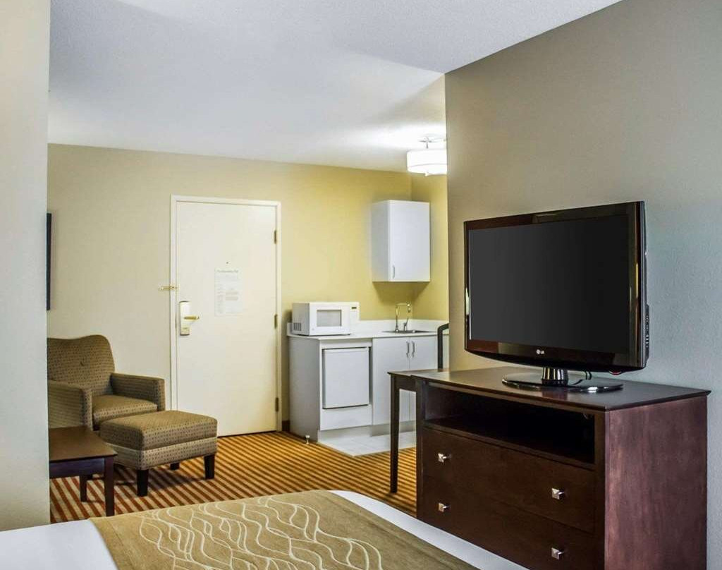 Comfort Inn & Suites主图