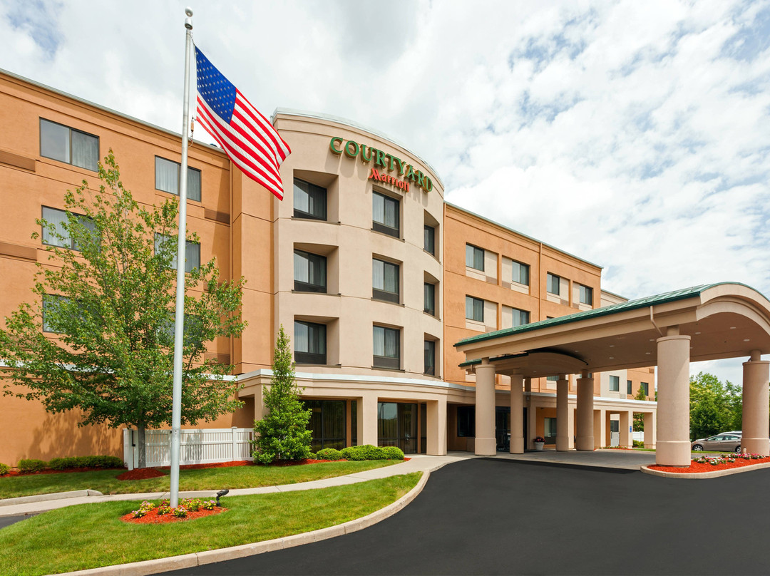 哈特福德顿万怡酒店主图