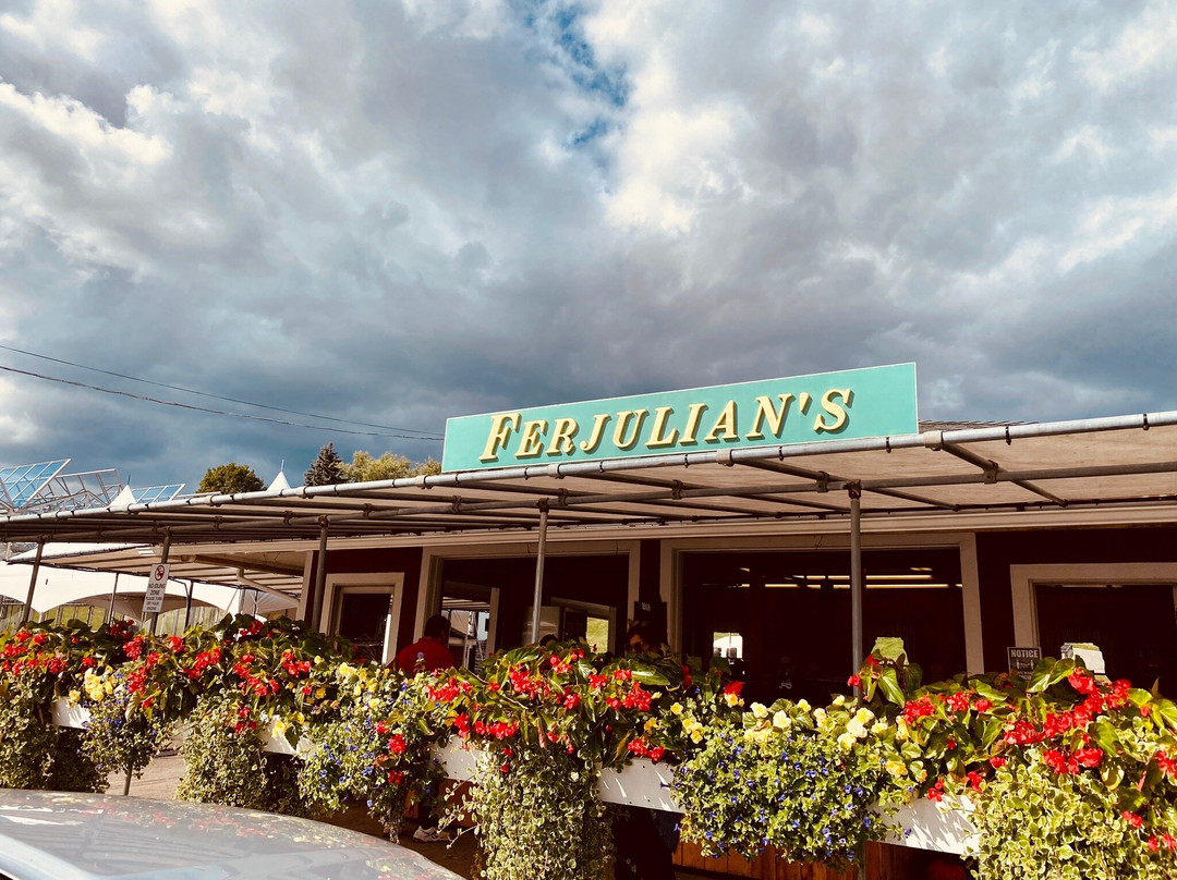 Ferjulians Farm Stand景点图片