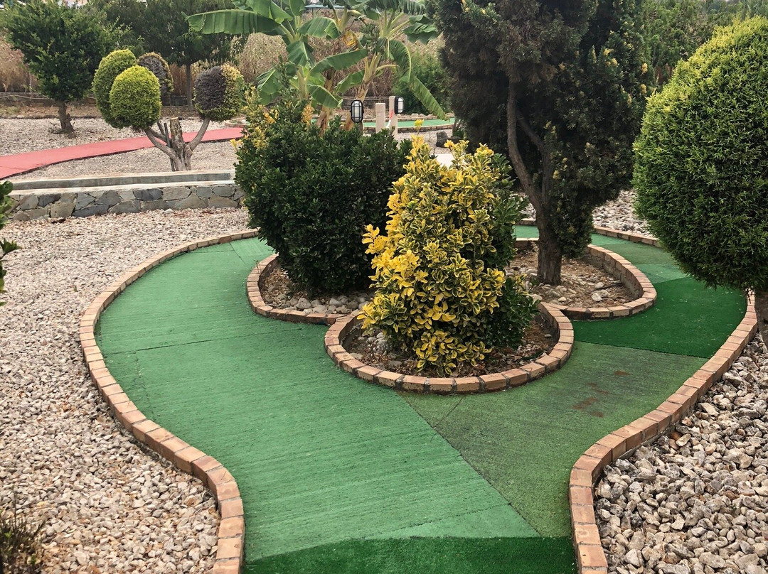 Kalamaki's Crazy golf-卡拉马其必去景点