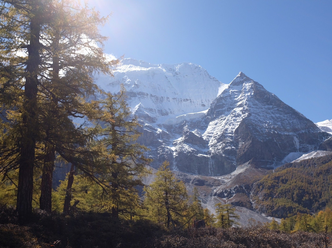 稻城三神山景点图片