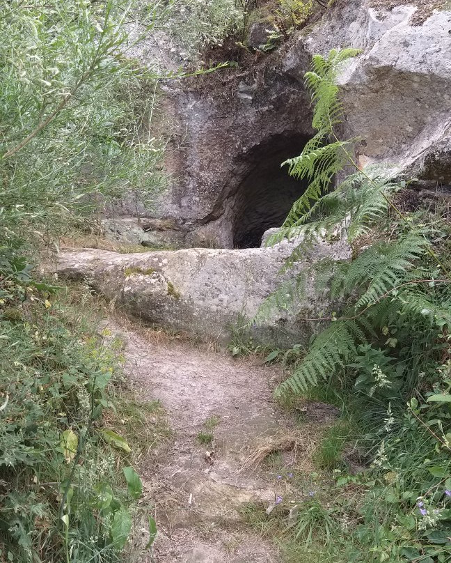 Necropolis de San Pantaleon-Valderredible必去景点