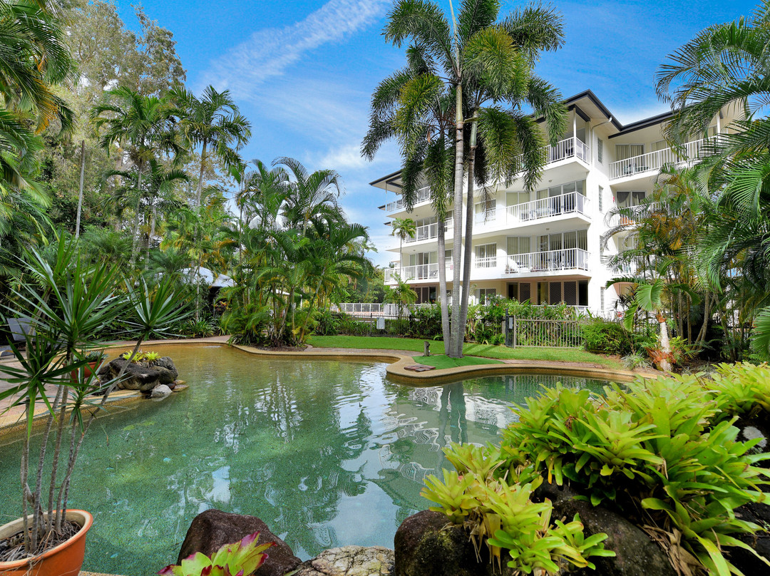 Golden Sands Beachfront Resort主图