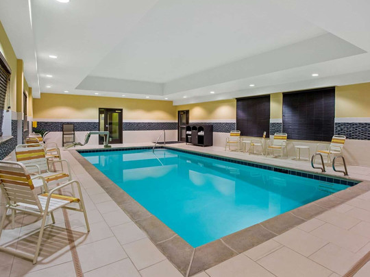 La Quinta Inn & Suites主图