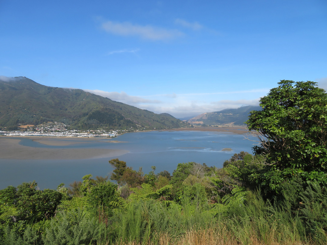 Cullen Point Tracks景点图片
