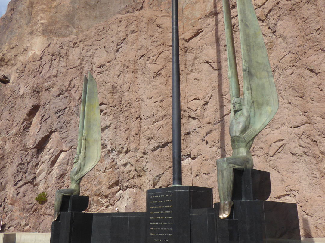 Winged Figures of the Republic Statues景点图片
