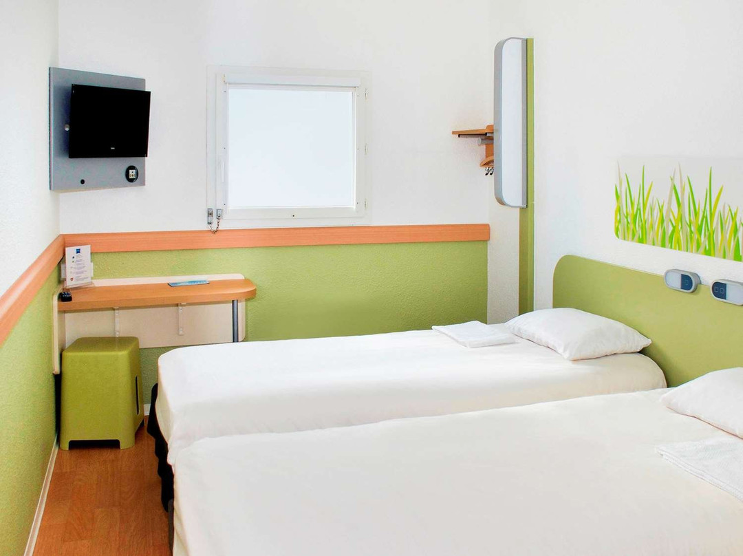 宜必思快捷弗莱尔格兰德尚斯酒店主图