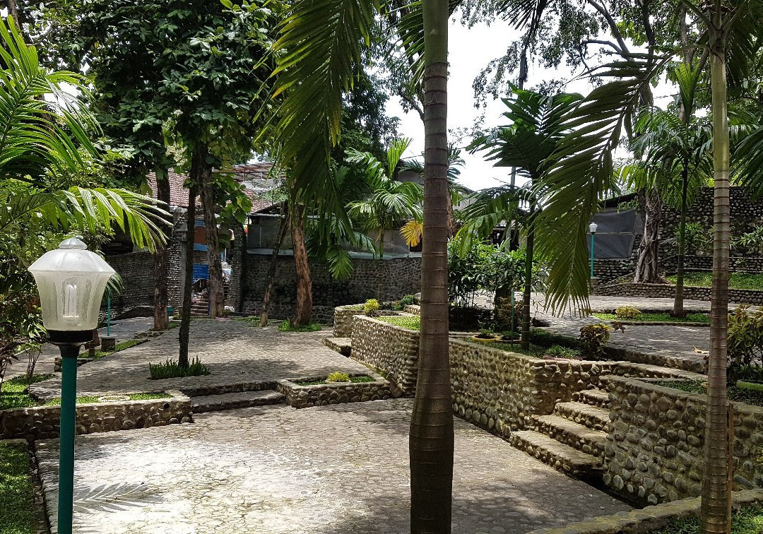 Puh Sarang Church景点图片
