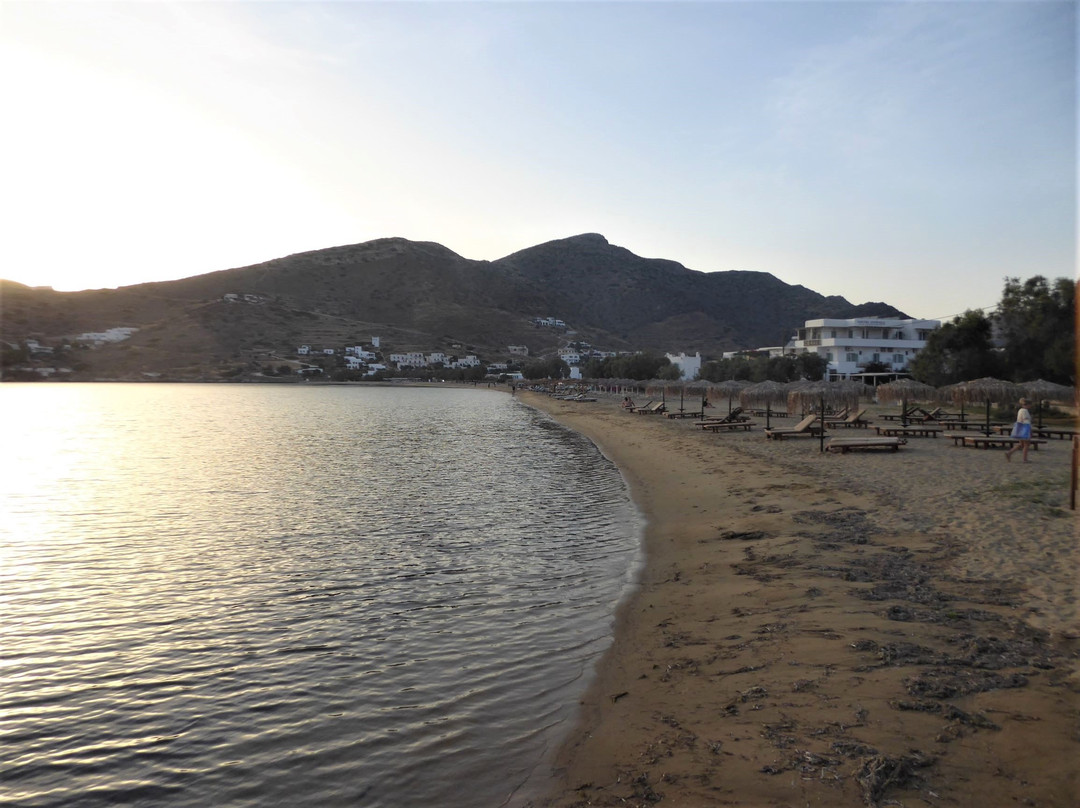 Gialos Beach-Chora必去景点
