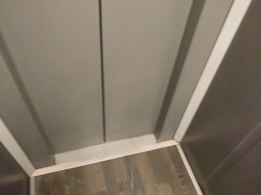 热姆丘任娜酒店主图