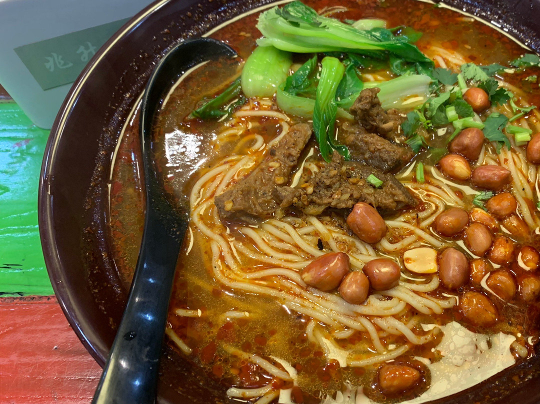 台东3路步行街购物区-青岛市必去景点