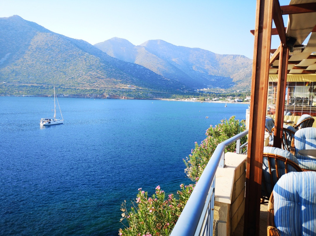 Sea View Apartments Cafe and Cocktail Bar主图