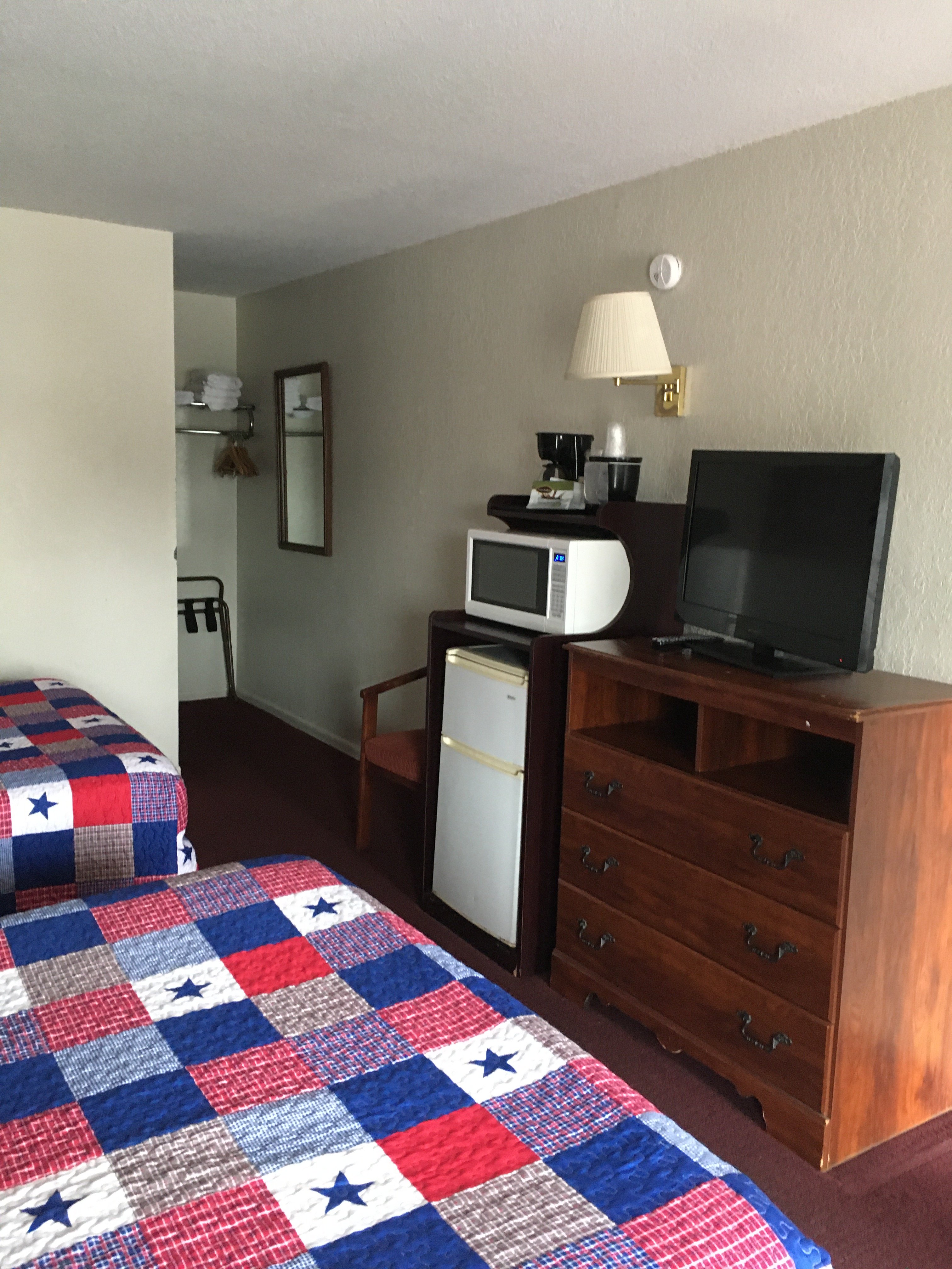 Sunset Inn & Suites-官方